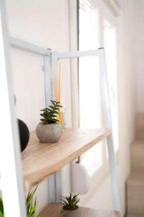 Calm Joy & J - Love birds nest 202